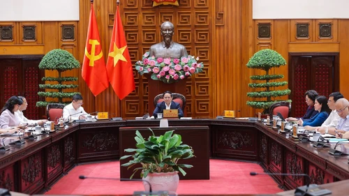 Thủ tướng chủ trì họp bàn giải pháp điều hành kinh tế vĩ mô