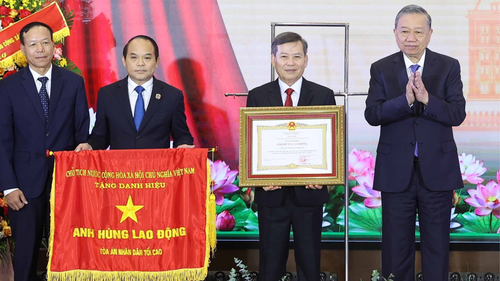 Tổng Bí thư Tô Lâm trao tặng Danh hiệu Anh hùng Lao động cho Toà án nhân dân tối cao