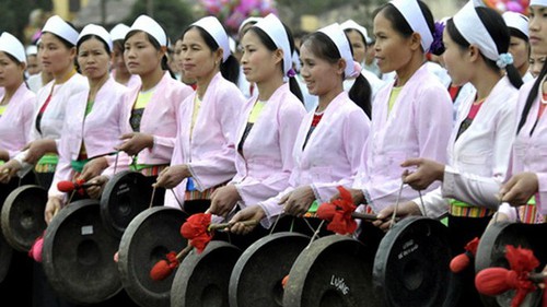 Giữ gìn, phát huy văn hóa Mường trong không gian mới