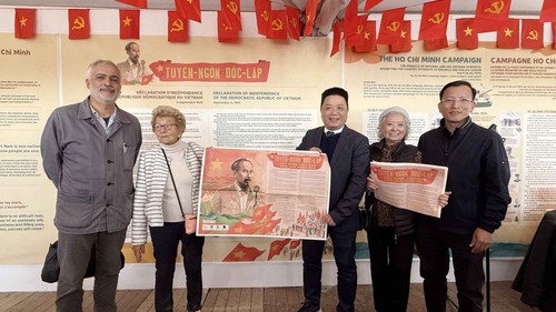 Báo Nhân Dân tham dự "Hội báo Nhân đạo" tại Pháp