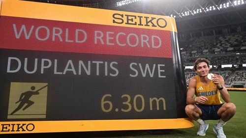 Duplantis lần thứ 14 lập kỷ lục thế giới nhảy sào: Giới hạn nào cho ‘Người bay’?