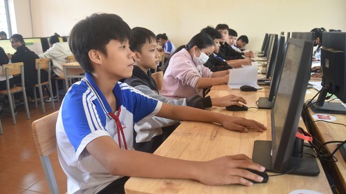 Bảo đảm mọi đối tượng thụ hưởng đều được tiếp cận kịp thời chính sách miễn học phí, hỗ trợ bữa ăn trưa