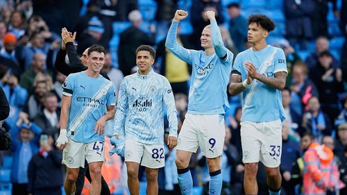 Sự hồi sinh đúng lúc của Man City