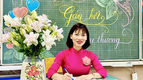 Nhà giáo Hoàng Minh Ngọc: Nhìn ngắm học trò và làm thơ