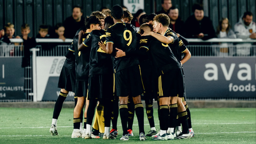 Đội hình MU có cả con trai huyền thoại CLB bị đối thủ hạng dưới đánh bại