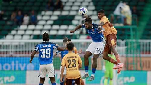 Ngoại binh 'mất tích', HLV Anh Đức như ngồi trên 'đống lửa'