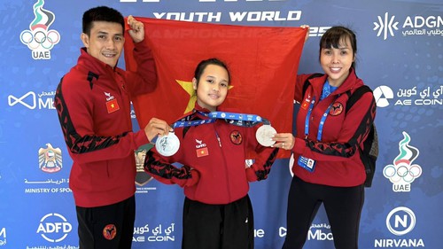 Con gái của Nguyễn Trần Duy Nhất giành huy chương danh giá ở giải vô địch thế giới