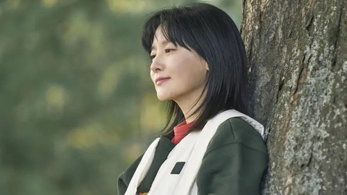 Lee Young Ae tái xuất với "Walking on Thin Ice" – Vai diễn thử thách nhất từ trước tới nay