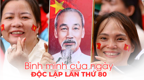 Bình minh của ngày Độc lập lần thứ 80