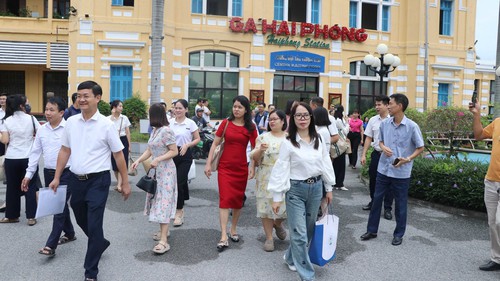Hải Phòng thí điểm đưa đón cán bộ, công chức đi làm bằng tàu hỏa