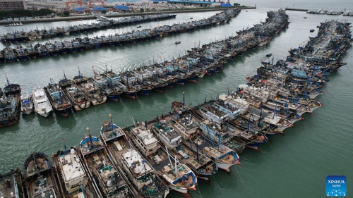 Trung Quốc căng mình ứng phó siêu bão Ragasa