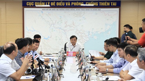 Ứng phó bão số 9: Bảy tỉnh, thành phố triển khai việc đảm bảo an toàn hệ thống đê điều
