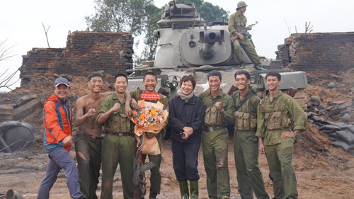 'Mưa đỏ' dừng chiếu rạp, đạo diễn Đặng Thái Huyền gửi lời tri ân khán giả