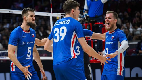 Ngược dòng trước đại diện cuối cùng châu Á, CH Czech giành vé vào tứ kết bóng chuyền nam thế giới