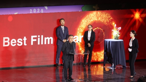 Zhang Lu và Thư Kỳ giành giải cao nhất LHP Busan