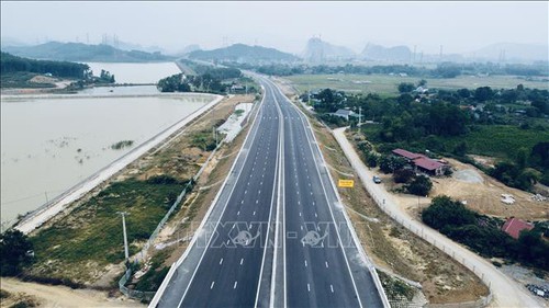 Từ 23h đêm nay, cấm đường cao tốc Bắc - Nam phía Đông từ nút giao Nghi Sơn đến Vũng Áng