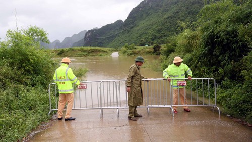 Bão số 10: Quảng Trị đã có 4 người mất tích, bị thương và 8 nhà dân tốc mái