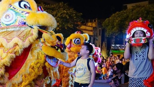 Góc nhìn 365: Từ Trung thu đến bánh Trung thu