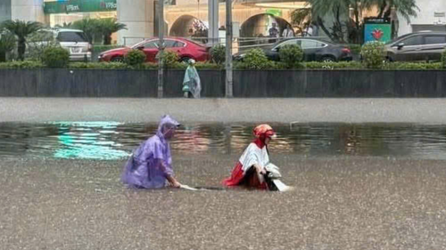 Hà Nội và các tỉnh phía Bắc ngập sâu sau trận mưa xối xả do hoàn lưu bão số 10