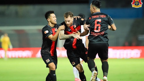 Tin nóng bóng đá Việt hôm nay 1/10: HLV Kim Sang Sik đề xuất nhập tịch hai ngoại binh; Trung vệ U23 bất ngờ khi được tập trung đội tuyển Việt Nam