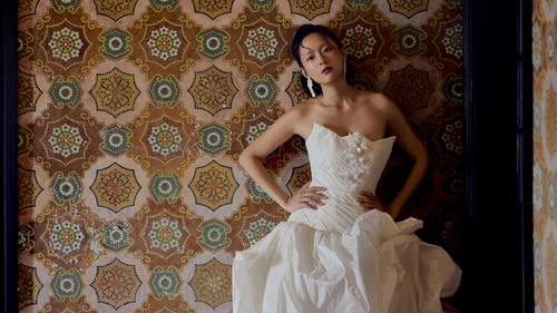 Hồ Thu Anh 'Địa đạo' hoá nàng thơ trong bộ ảnh tôn vinh nghệ thuật thêu cung đình