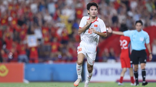 Cầu thủ trẻ xuất sắc nhất V-League khẳng định niềm tin của HLV Kim Sang Sik