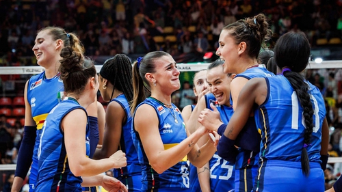 Tuyển Ý lập kỳ tích chưa từng có trong lịch sử bóng chuyền nữ thế giới sau trận chung kết nghẹt thở