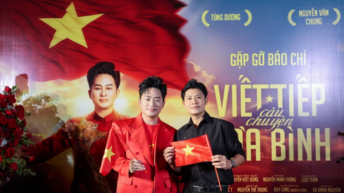 Tùng Dương ghi dấu ấn trong "mùa" kỷ niệm lịch sử