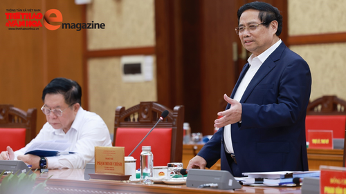 Thủ tướng chủ trì làm việc với Ban Thường vụ các Tỉnh ủy Tây Ninh và Tuyên Quang