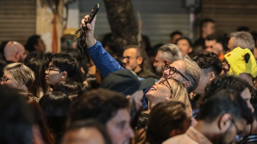 Người nước ngoài hào hứng đón năm mới 2026 tại Thủ đô Hà Nội