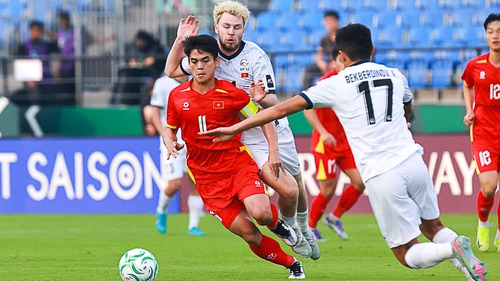 Đội trưởng U23 Việt Nam thể hiện bản lĩnh 