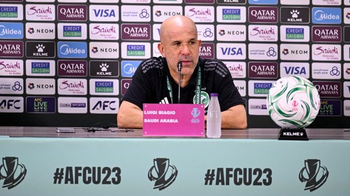 HLV Luigi Di Biagio thừa nhận sự thật nghiệt ngã, hết lời khen Trung Kiên