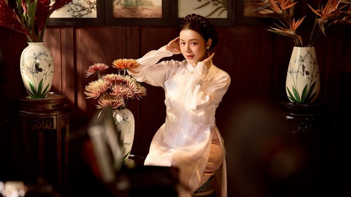 Ca sĩ Vũ Thùy Linh: "Trộm vía" để yêu văn hóa Việt Nam