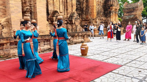 Du lịch Khánh Hòa trong không gian phát triển mới: Biến “khắc nghiệt” thành lợi thế