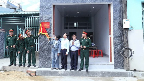 Tiến tới Đại hội XIV của Đảng: Vì hạnh phúc và sự an cư của nhân dân