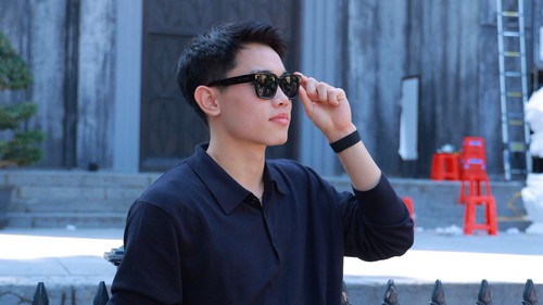 Phong cách thời trang 'đơn sắc' ứng dụng cao của Đình Bắc