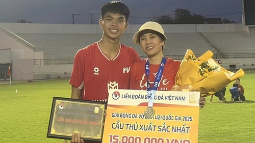 Người mẹ 3 năm ở trọ, làm thuê đủ nghề để nuôi giấc mơ bóng đá của ‘Mbappe Việt Nam’