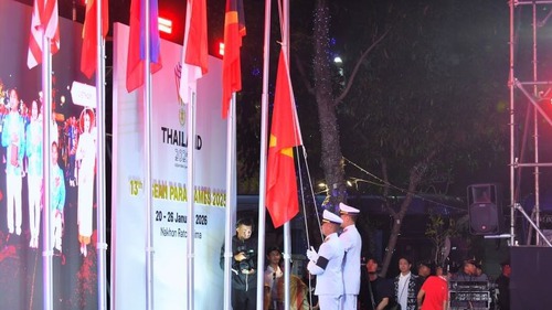 Quốc kỳ Việt Nam tung bay tại Lễ Thượng cờ ASEAN Para Games 13