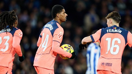 Barcelona thua trên sân khách, chỉ hơn Real Madrid đúng 1 điểm trong cuộc đua vô địch La Liga