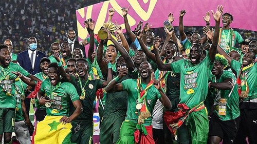 Hàng loạt tranh cãi trong trận chung kết được ví là 'tai tiếng' nhất lịch sử giải bóng đá châu Phi