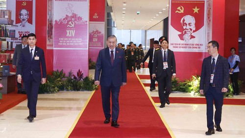 Lãnh đạo Đảng, Nhà nước và các đại biểu dự phiên họp trù bị Đại hội XIV của Đảng