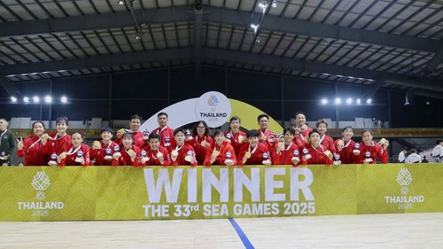 Đội Việt Nam đứng cạnh 3 ĐT dự World Cup ở giải thưởng lớn sau khi giành HCV SEA Games