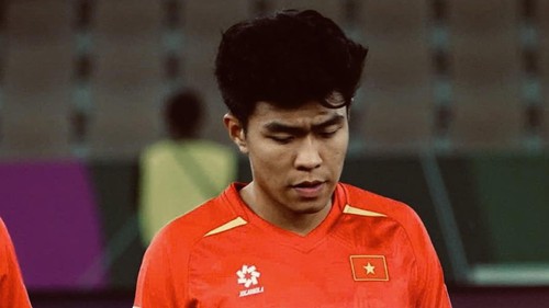 Lý Đức xin lỗi về tấm thẻ đỏ ở trận thua U23 Trung Quốc