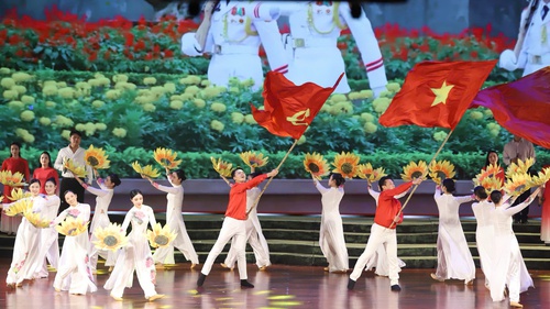 Loạt chương trình nghệ thuật chuyên nghiệp chào mừng Đại hội XIV của Đảng
