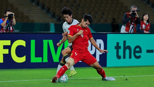 Sau vụ Hiểu Minh chấn thương, cựu bác sĩ ĐT Việt Nam giải thích về chi tiết quan trọng ít người để ý