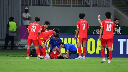 Xác định hướng điều trị chấn thương cho trung vệ Hiểu Minh