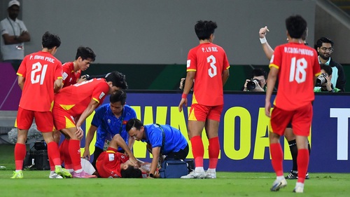 Góc nhìn: Chấn thương của Hiểu Minh không chỉ đơn thuần là chuyện bóng đá