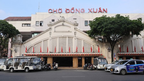 Góc nhìn 365: Chờ "đánh thức" chợ Đồng Xuân