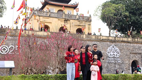 Trải nghiệm không gian Tết truyền thống trong chương trình "Happy Tết 2026"