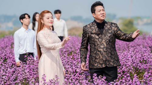 NSND Quốc Hưng hát "Đất nước hôm nay" chào mừng Đại hội XIV của Đảng